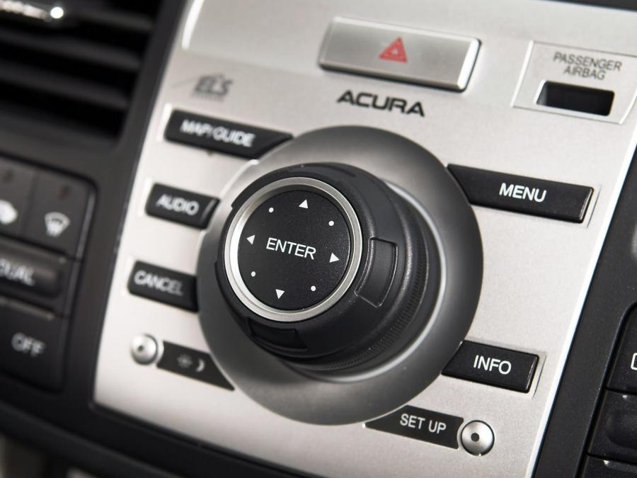 Детали интерьера Acura RDX (TB1) 2006 года  (фото 22 из 86)